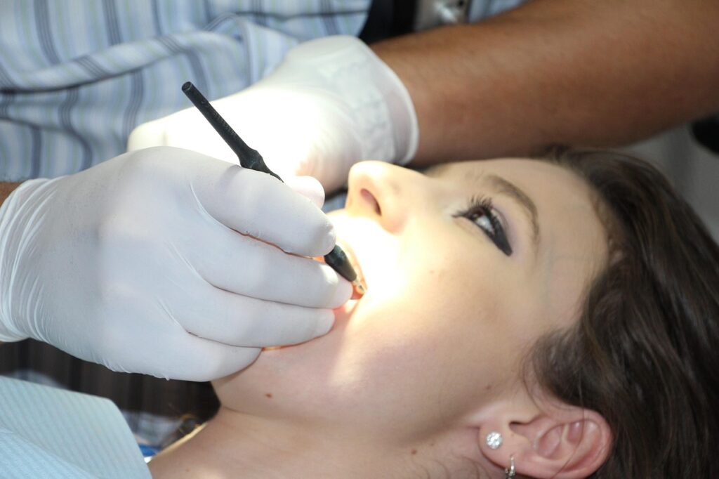 Implante dentário ou prótese? Qual a melhor solução para cada paciente 1 Implante dentário ou prótese