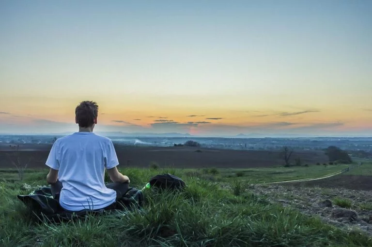 Como é a preparação dos atletas de alto nível nos esportes da mente? 10 meditation 1287207 960 720