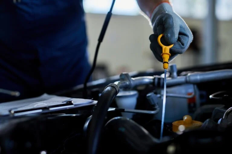 Por que é importante trocar o óleo do motor com frequência? 7 trocar o óleo do motor