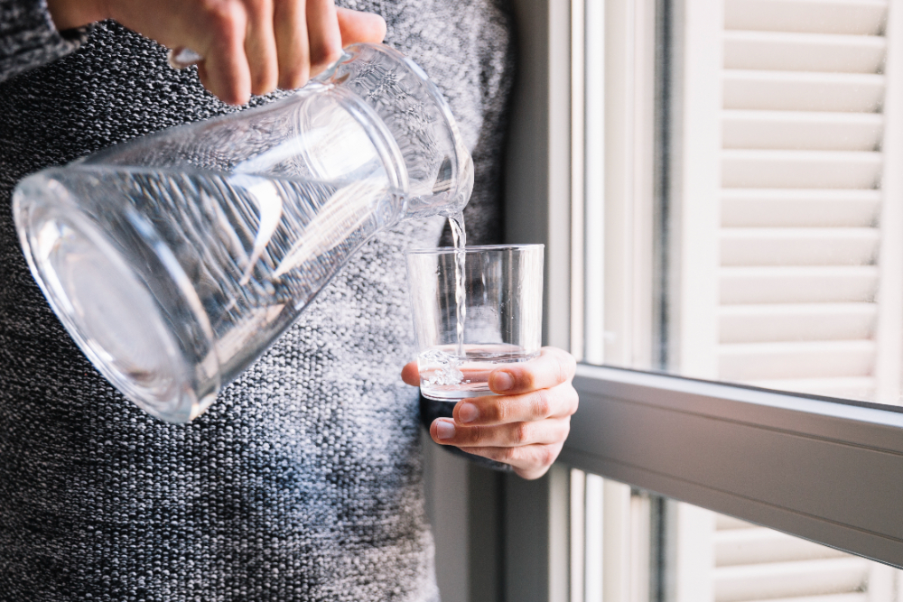Beber água no calor: hidratação em dias quentes 3 Beneficios do Purificador de Agua